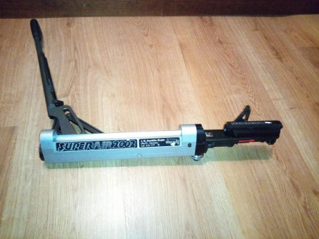 Vendo estas piezas de anschutz 2002.
Comprime y no pierde ni gota aire, pero como no tengo el disparador 00