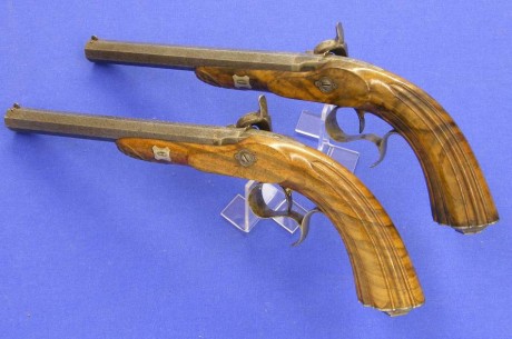Voy a colocar unas fotos de un arma larga alemana de llave de mecha del siglo XVI. 120
