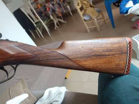 Se vende superpuesta FN Browning modelo B25, culata inglesa, ánima 18.3, expulsora, monogatillo selector...escopeta 12