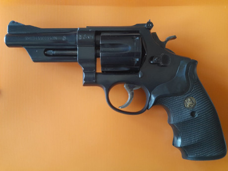 Un compañero me ha pedido que le ponga en venta este revólver.Se vende  S&W modelo 28 Highway Patrolman 11