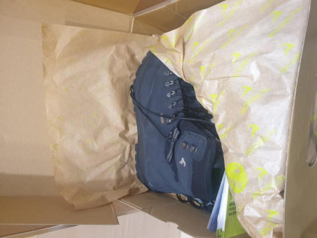 vendo botas boreal de alta montaña cramponables, en su caja sin estrenar, modelo croz et bi-flez, 80e 01