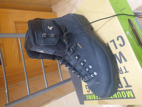 vendo botas boreal de alta montaña cramponables, en su caja sin estrenar, modelo croz et bi-flez, 80e 00
