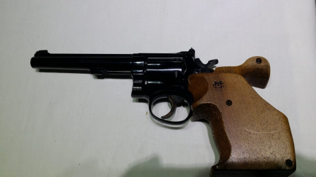 VENDO REVOLVER SMITH Y WESSON K17 DEL 22 DE 6" PULGADAS CON DOS EMPUÑADURAS GUIADO EN F EN PERFECTAS 01