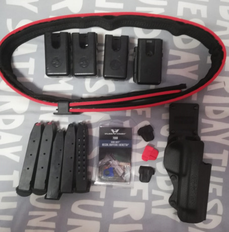 Buenos días.

Vendo equipo de IPSC para Beretta 92, compuesto por:
 1 Funda GHOST HYBRID sin estrenar.
 00