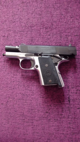Un amigo vende está magnífica pistola,trae hasta las instrucciones originales , el precio son 250 euros 01