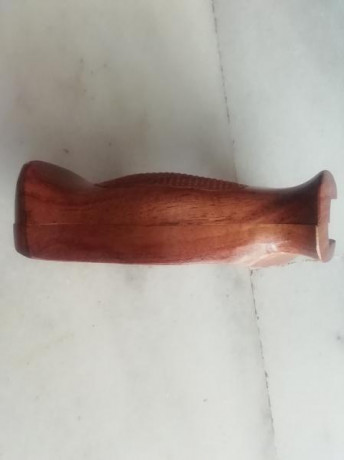 Mano izquierda, empuñadura Smith & Wesson, compatible con revolver Astra o Llama. 
 Armazón K, L. 12
