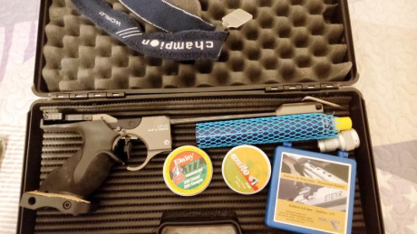 Buenas vendo mi hammerli ap-40 con 1 botella y contrapeso revisada por Pablo de ibergrips el arma se encuentra 00