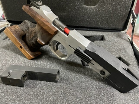 Vendo pistola FAS-DOMINO en perfecto estado tanto estético como de funcionamiento, lleva contrapeso original 01