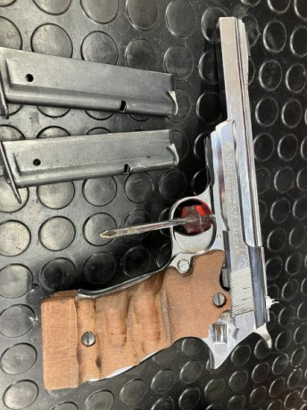 Hola vendo una STAR del 22LR, necesito vender para hueco. Solo por 100€.Interesados por privado.
Gracias 02