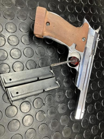 Hola vendo una STAR del 22LR, necesito vender para hueco. Solo por 100€.Interesados por privado.
Gracias 00