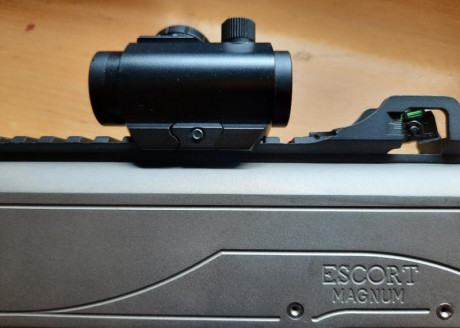 Escopeta semiautomática Hatsan del calibre 12 magnum, con cañón de 50 cm. utilizable para caza y para 30