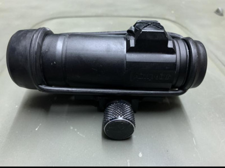 Se vende con monturas y, caja y documentación. Tambie lente X2.
Precio nuevo sin accesorios entorno 900€
Precio 01