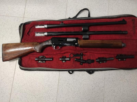 Se vende escopeta semiautomática Franchi Prestige calibre 12 - 70 con dos juegos de cañones,uno de bala 02