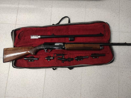Se vende escopeta semiautomática Franchi Prestige calibre 12 - 70 con dos juegos de cañones,uno de bala 00
