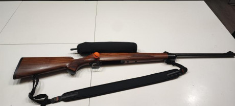 Vendo excepcional rifle Mauser M03, en 7mm Remington Magnum, maderas nobles, todo en perfecto estado, 02