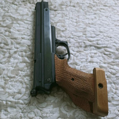 Vendo gamo compact cacha para diestros, en muy buen estado estético y de funcionamiento. Lleva  maletín 01