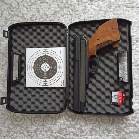 Vendo gamo compact cacha para diestros, en muy buen estado estético y de funcionamiento. Lleva  maletín 11