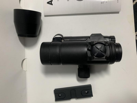 Se vende con monturas y, caja y documentación. Tambie lente X2.
Precio nuevo sin accesorios entorno 900€
Precio 10
