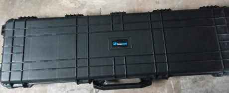 Vendo 2 maletines de tiro olímpico: Con espuma precortada para carabina kk 100x15x30 40€. Con espuma sin 01