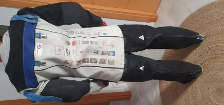  Chaqueta de tiro olímpico Gehmann 
Standard
Talla 52.
Muy buen estado (un botón suelto que se incluye).
Modalidades 00