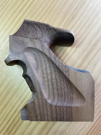 Vendo empuñadura para Steyr LP10 o LP50 talla "S". (VENDIDA)
Se puede ver en las imágenes que 01