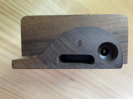 Vendo empuñadura para Steyr LP10 o LP50 talla "S". (VENDIDA)
Se puede ver en las imágenes que 10