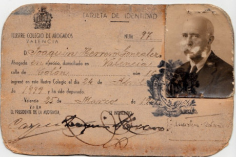  EN RECUERDO Y HOMENAJE A LOS QUE YA NO ESTÁN. 

Si pones en  GOOGLE   PASAPORTES EN LA MEMORIA  da igual 101