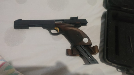 Buenos días,
Se pone en venta esta conocida pistola del 22 lr. los interesados pueden contactar con el 02