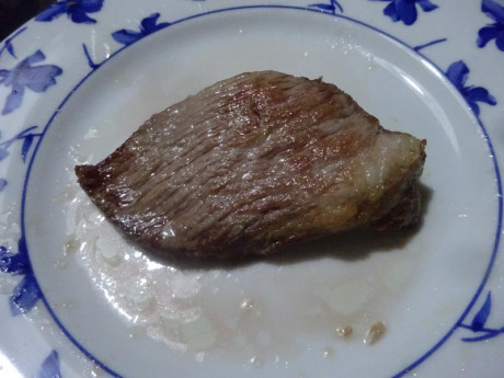Hoy para comer acelgas hervidas y chuletón de vaca gallega vieja con seis semanas de maduración en cámara 60