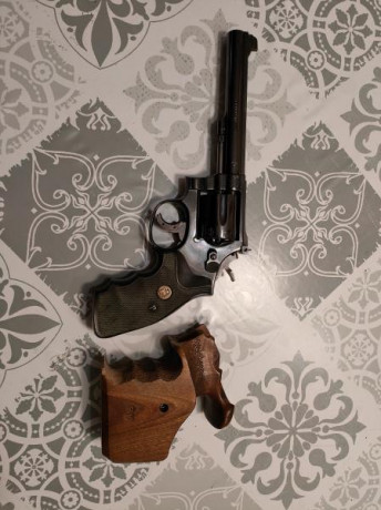 Pues eso, que hace tiempo que no tengo revolver y me pica el gusanillo... Lo quiero para fuego central, 61
