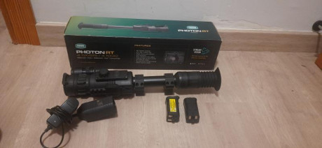 Se vende visor nocturno YUKON PHOTON RT 4.5x42 con dos baterías y cargador. Lo compré en Armeria Meco 01