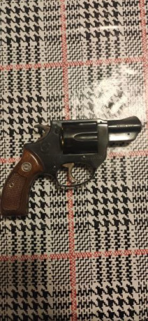 buenas
un compañero vende revolver Astra 250-38 con tambor de 6 tiros
para guiar en AoB
precio 80 euros

los 01