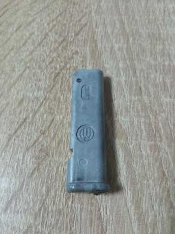 Hola;

Para cambio de proyecto, se vende cargador de bolitas de 4,4mm para carabinas de repetición Haenel.
Válido 01