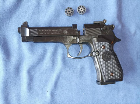 Vendo pistola de CO2 Beretta M92 FS del fabricante alemán Umarex.
Esta pistola es una replica original 01