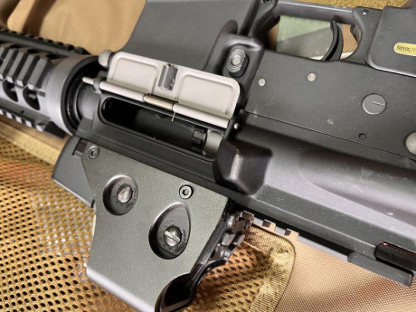 Vendo replica de gas M4 no usada solo se probó, con 5 cargadores 3 de ellos ni se sacaron de la caja. 12