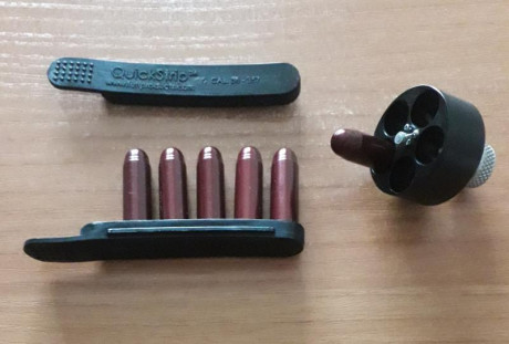 Se venden los speedloaders de las imágenes (2 quickstrips de Tuffproducts y 1 HKS 36 para tambor de 5 00