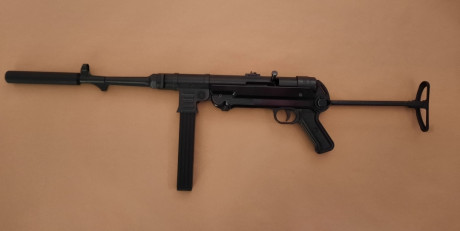 Vendo carabina réplica del famoso MP40 Schmeisser calibre .22 fabricada por GSG en estado impecable y 01