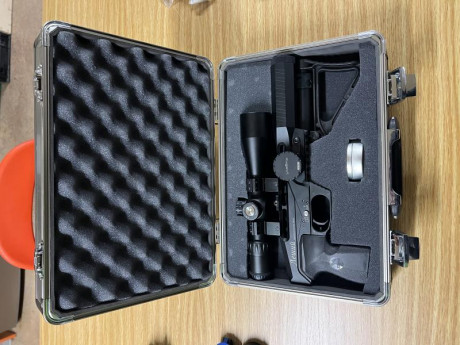 Vendo maletin metalico de calidad para la leshy con visor incluido.
Tiene las espumas cortadas a medida.
Es 02