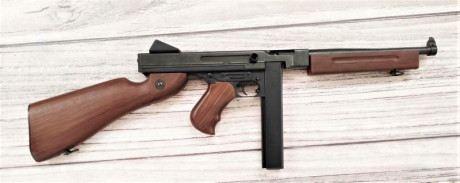 Por cambio de hobby voy a vender mis réplicas de airsoft, 
Pongo estas dos por ahora, 
-	Thompson M1A1 01