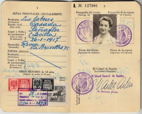  EN RECUERDO Y HOMENAJE A LOS QUE YA NO ESTÁN. 

Si pones en  GOOGLE   PASAPORTES EN LA MEMORIA  da igual 11