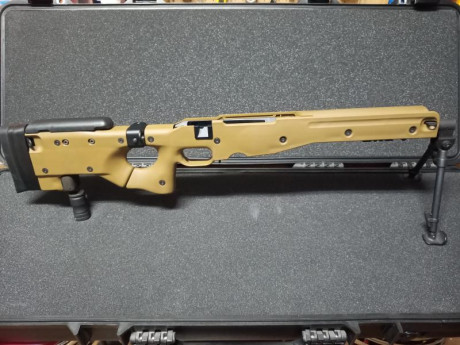 VENDIDO!!! chasis   Accuracy International Chassis System 2.0  plegable para rifle Remington 700 SA (acción 00