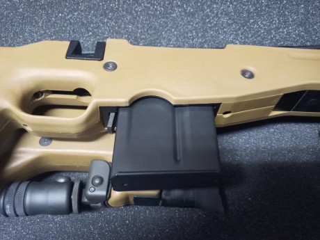 VENDIDO!!! chasis   Accuracy International Chassis System 2.0  plegable para rifle Remington 700 SA (acción 21