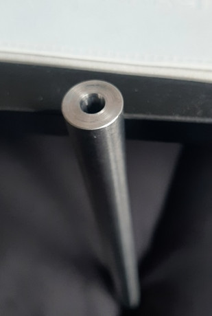 Hola,

Tengo para venda un Cañon para Leshiy Classic, de 250mm, .177, LOTHAR WALTHER.
Tiene muy poco uso 01