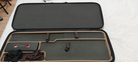 Pues es un maletin marca solognac comprado en decathlon por 75€ y prácticamente sin uso lo vendo por averme 00