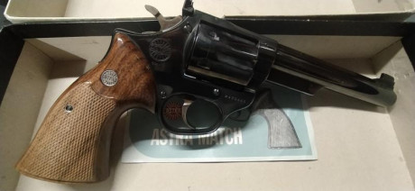 Hola
Vendo revolver Astra modelo Match en calibre .38Spl.
Con caja original y en muy buen estado estético 10