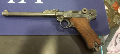 Algo he bajado en precio y fotos nuevas.
Numero de la empuñadura es diferente.
En general una luger muy 02