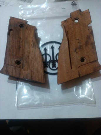Cachas semi anatómicas de madera para Beretta modelos 87 y 89.

90€ Envío incluido 01