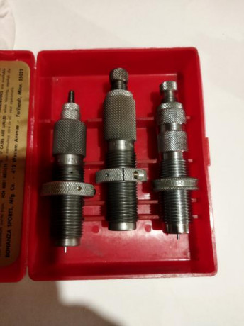 Tres dies del calibre 270 wln
Marca bonanza
Uno de cuello
Uno de calibración
Uno de posar proyectil
Usados 02