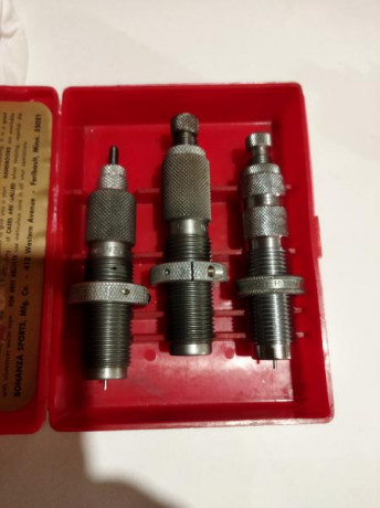 Tres dies del calibre 270 wln
Marca bonanza
Uno de cuello
Uno de calibración
Uno de posar proyectil
Usados 01