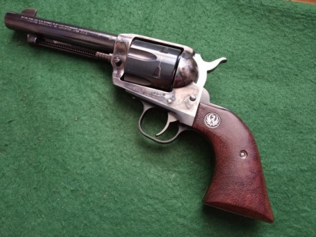 Hola compañeros como dice el enunciado vendo mi revólver Ruger Vaquero calibre 45 LC. Se puede ver en 30